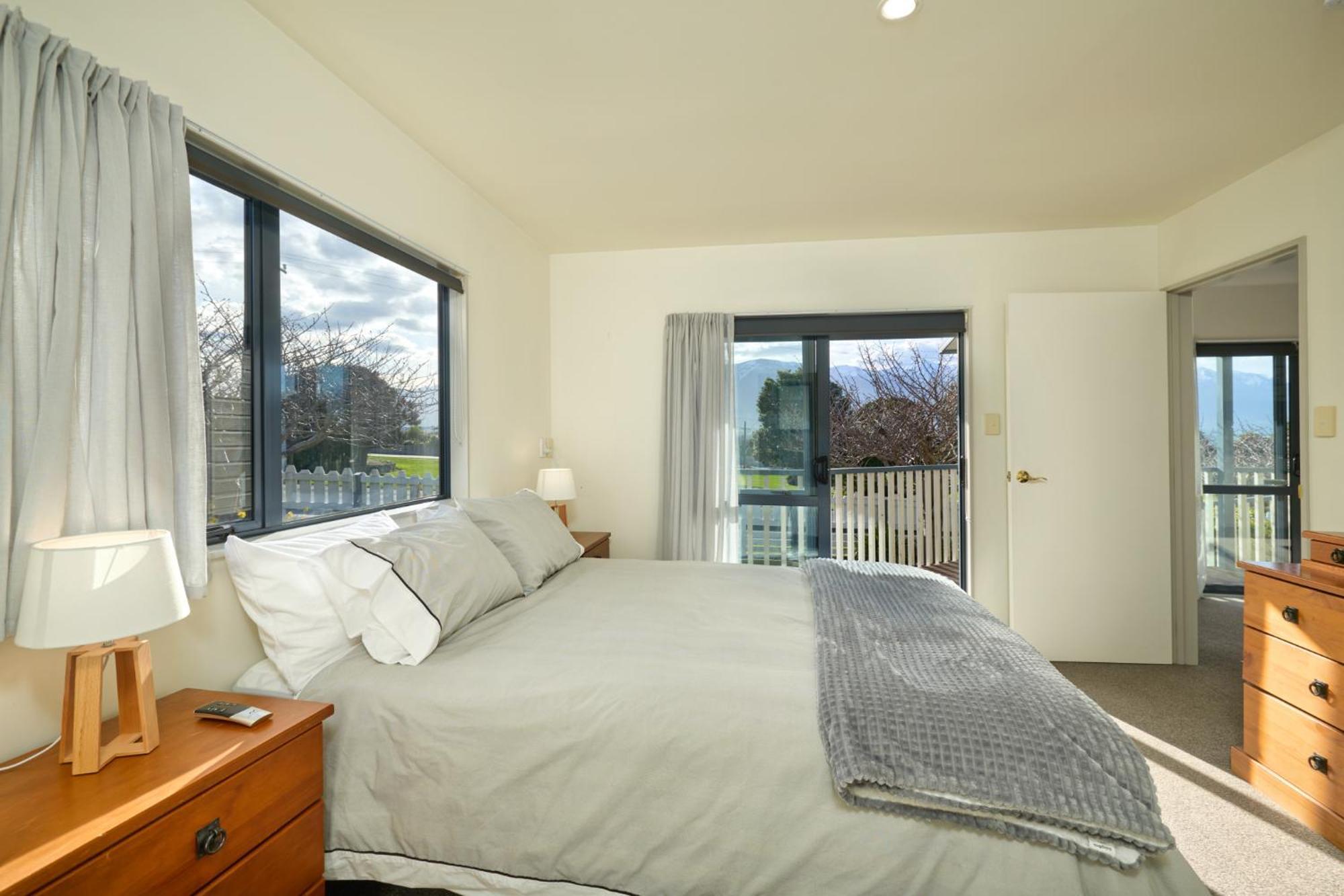Location With Ocean And Mountain Views Villa Kaikoura Exterior photo
